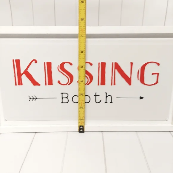 Valentines Day Kissing Booth Sign - Picture 9 of 9
